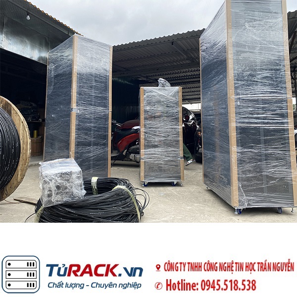 Tủ rack 42U UNR 42UD1000-2CL 2 cửa lưới hàng cao cấp