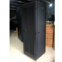 Tủ rack 36U UNR 36UD600-2CL mẫu mới 2 cửa lưới